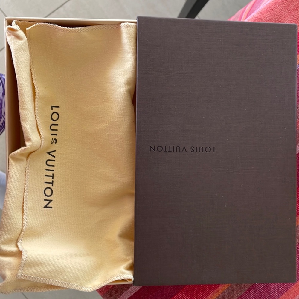 Louis Vuitton box